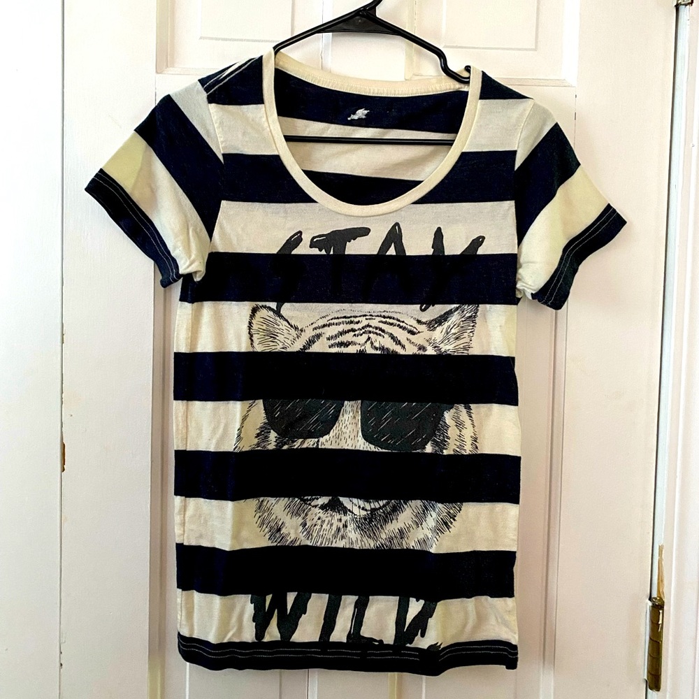 Striped U-dipped tiger t-shirt